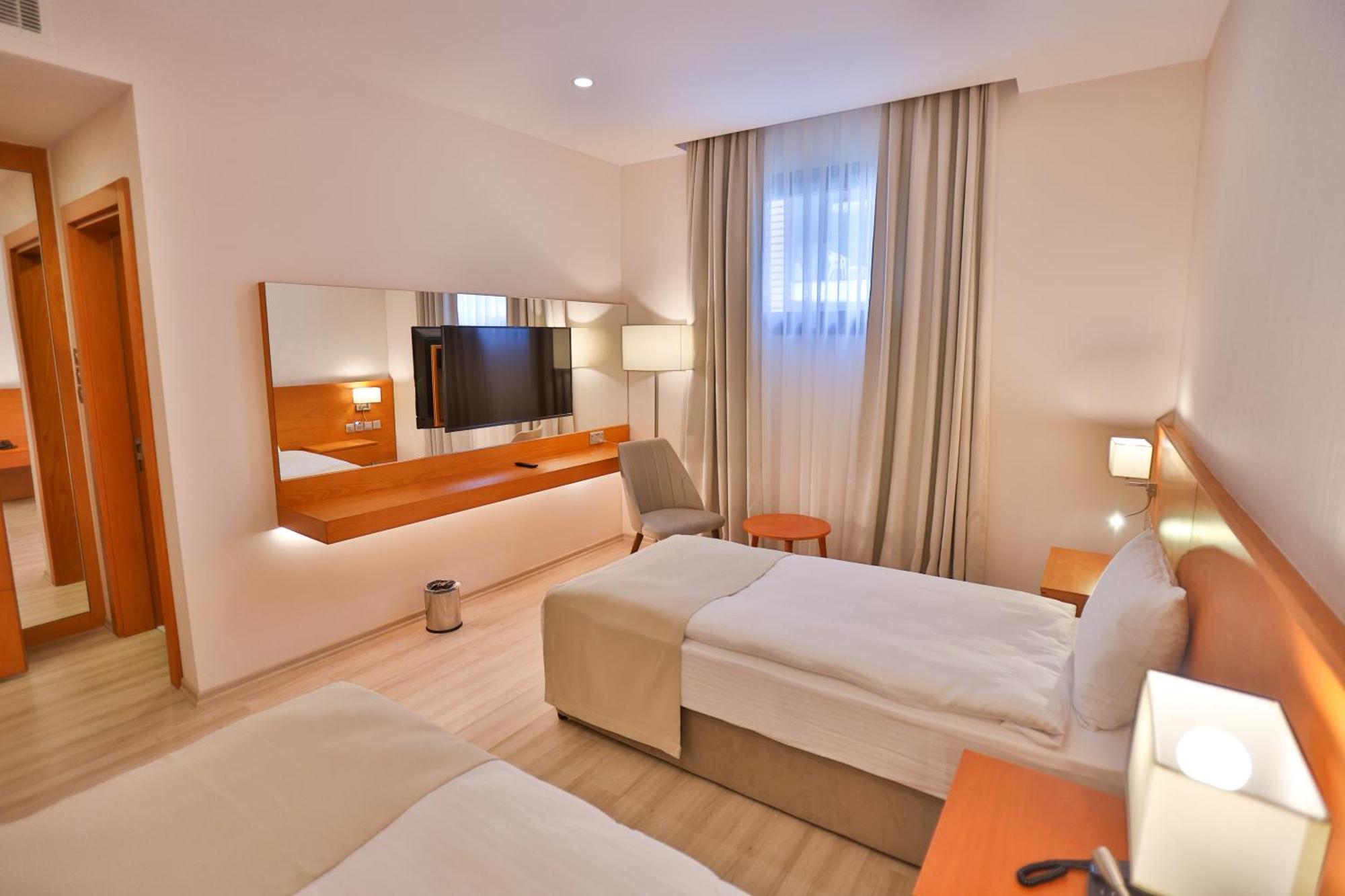 Caddem Inn Hotel Famagusta  Buitenkant foto